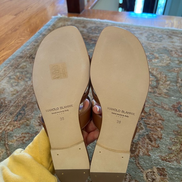 Manolo Blahnik Susa Flat Leather Sandal in Luggage Size 38 (8b) - Picture 4 of 7